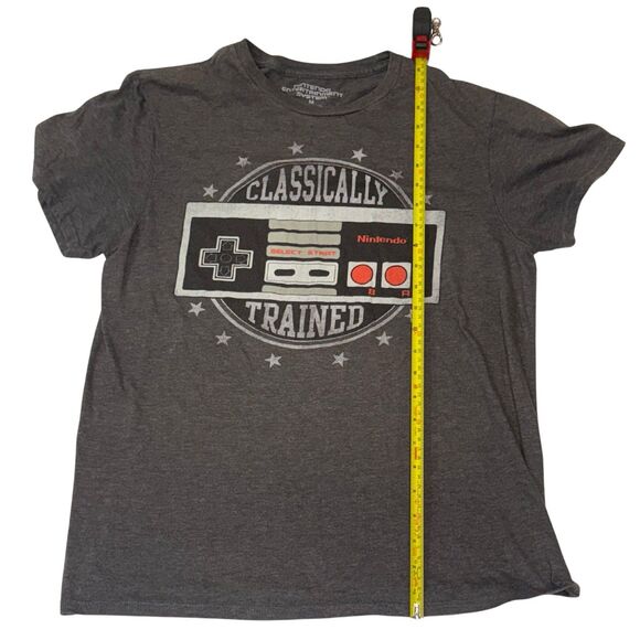 Nintendo NES Shirt Mens Medium Controller Gaming Classically Trained Throwback - Picture 4 of 8